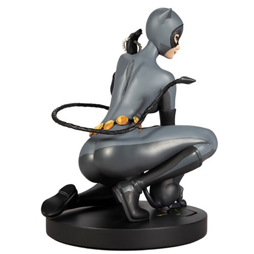 DC Designer Series Statues - 1/6 Scale Catwoman (By Stanley Artgerm Lau)