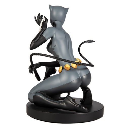 DC Designer Series Statues - 1/6 Scale Catwoman (By Stanley Artgerm Lau)